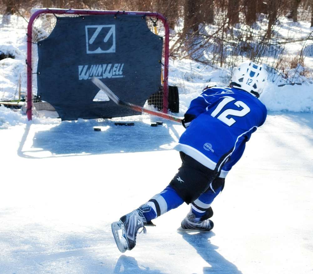 ice-hockey-570893_1920 ice-hockey-570893_1920
